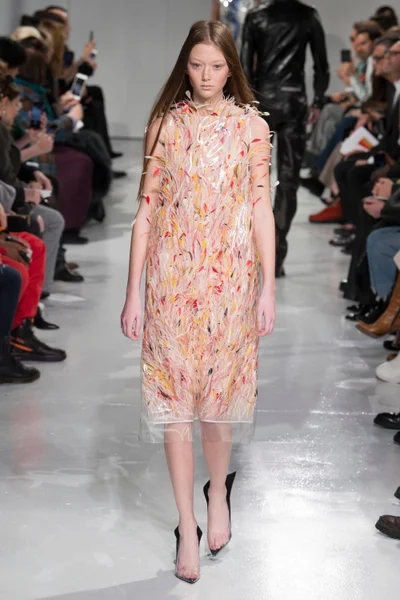 Look 60